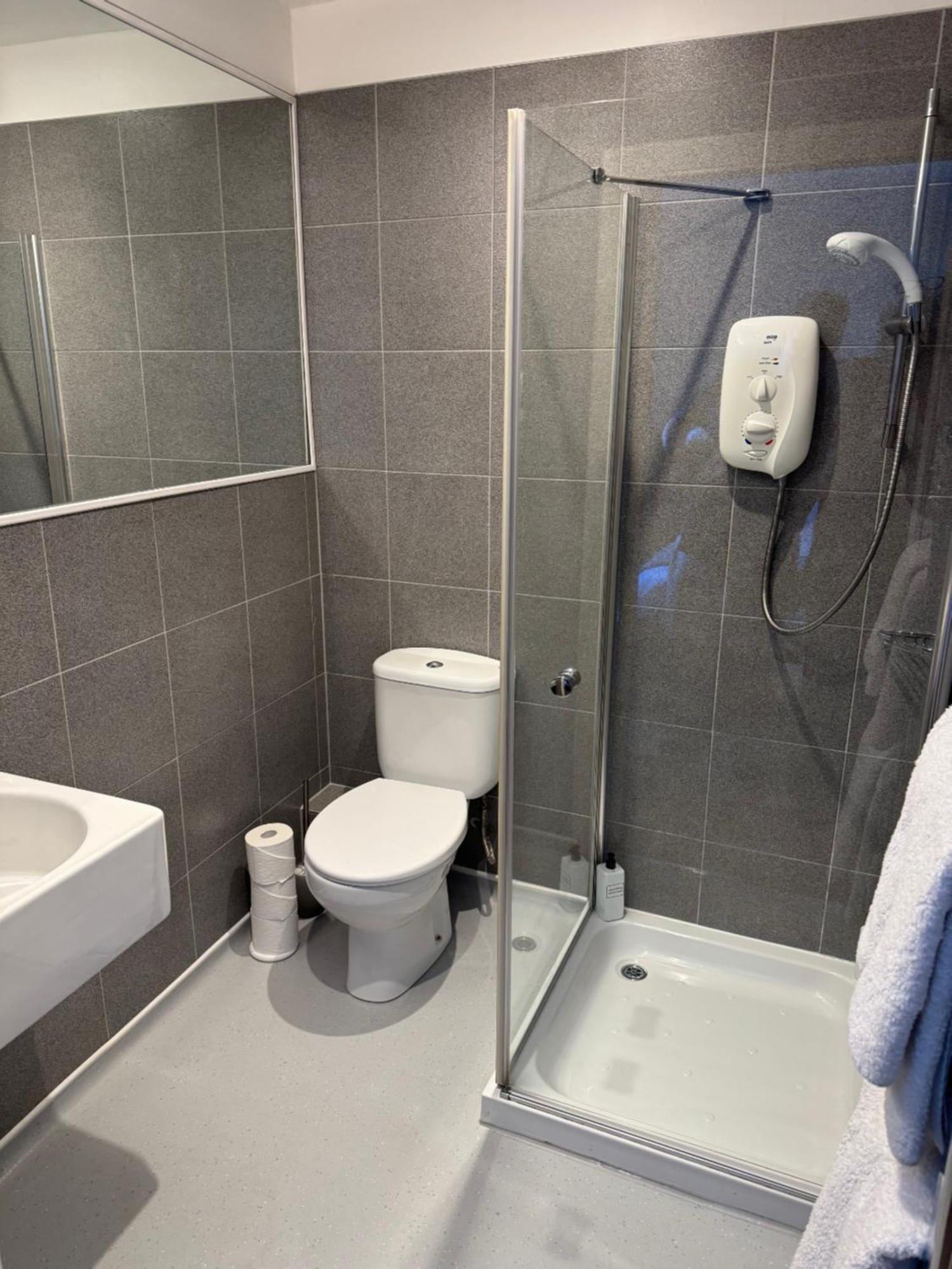 Aaron Glen Guest House Loanhead エクステリア 写真